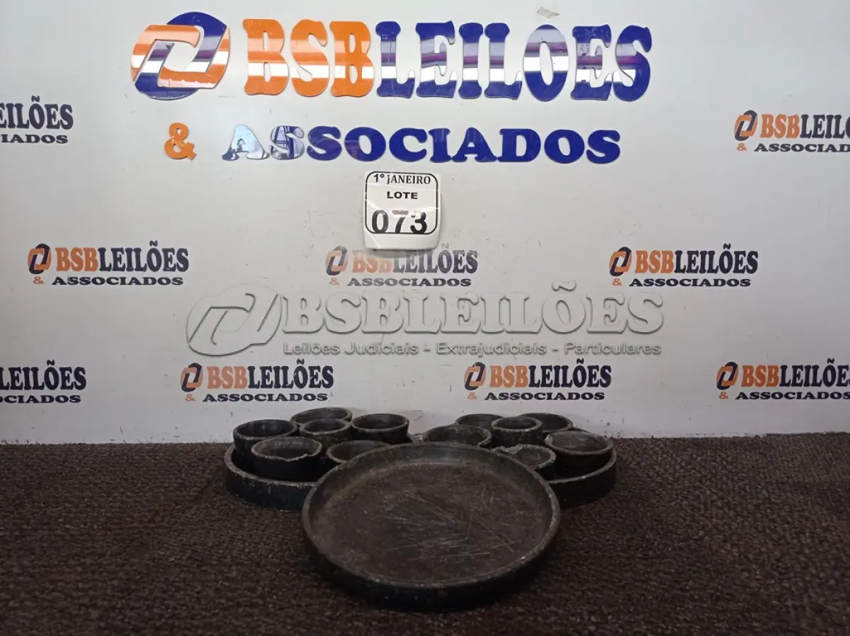 LOTE 073 - 01 JOGO SOBREMESA. (NO ESTADO) ATENÇÃO! FAZER A VISITAÇÃO ANTES DE ARREMATAR, NÃO SABEMOS SE FUNCIONA. LEILÃO NÃO TEM GARANTIA E NEM DEVOLUÇÃO, SUJEITO A POSSÍVEIS AVARIAS VISÍVEIS/OCULTAS E/OU AUSÊNCIA DE COMPONENTES.