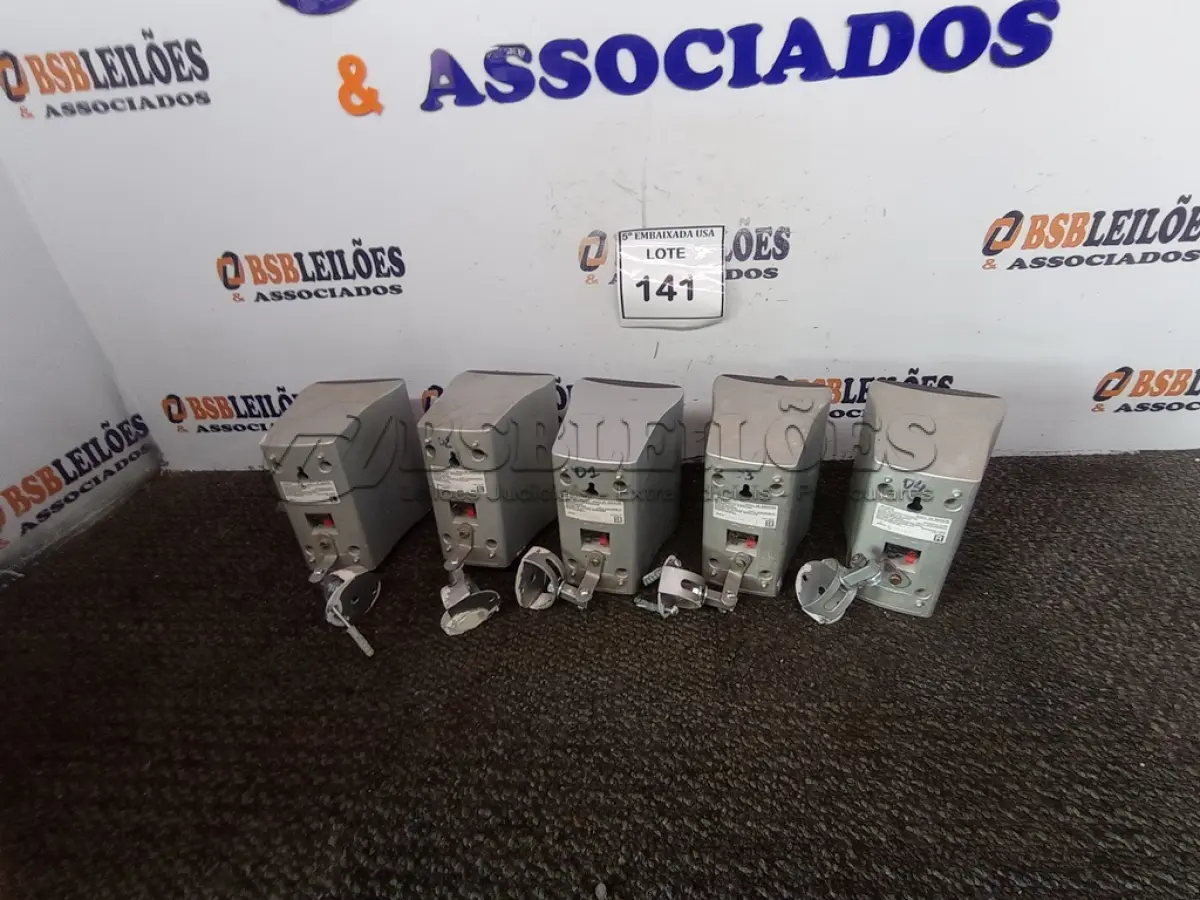 LOTE 141 - 05 CAIXAS ACÚSTICAS SURROND MARCA SONY (SURROND SPEAKER). (NO ESTADO EM QUE SE ENCONTRA. SUJEITO A AVARIAS OCULTAS/VISÍVEIS.)