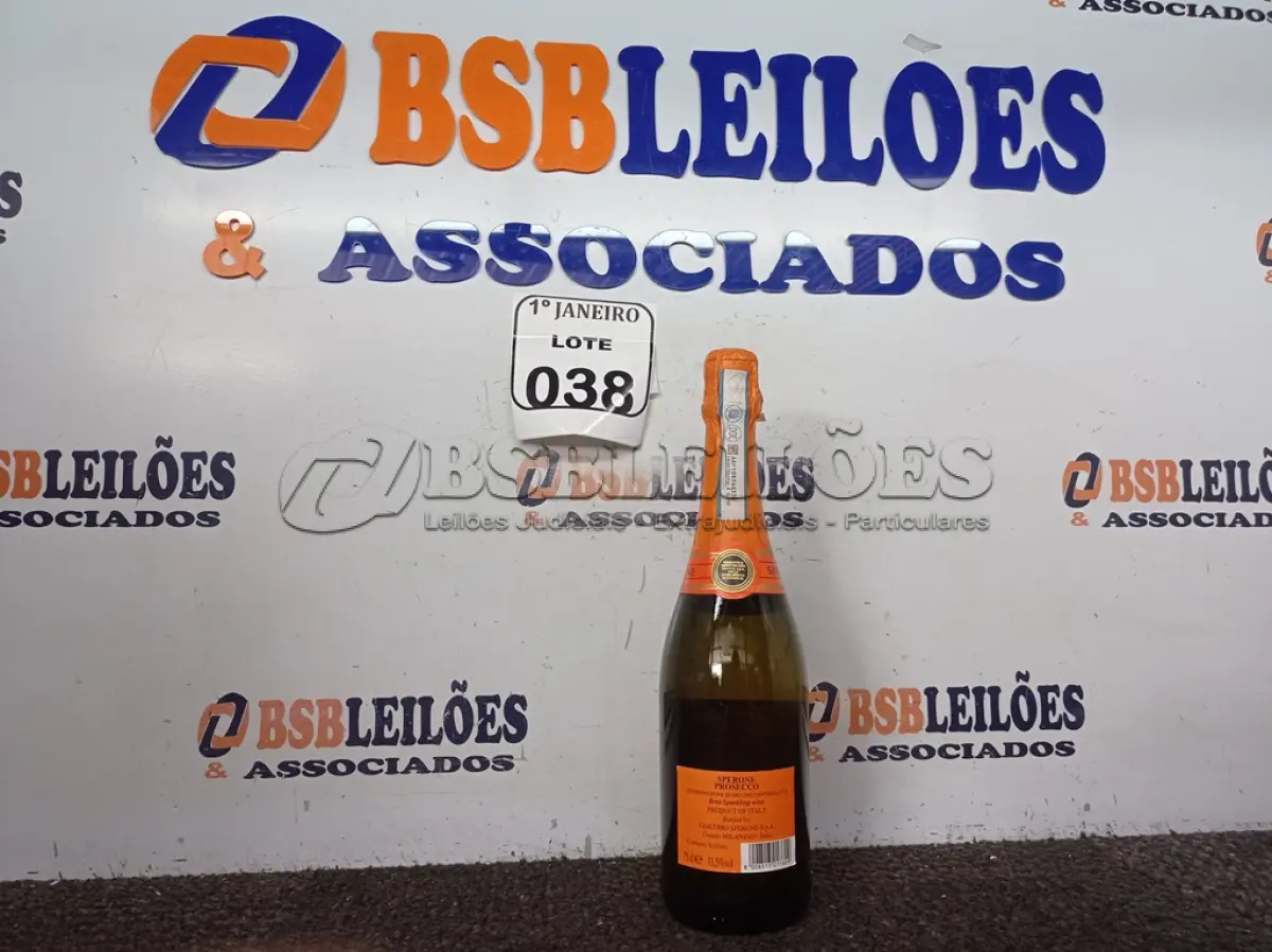 LOTE 038 - 1 GARRAFA DE ESPUMANTE SPERONE PROSECCO BRUT 75 CL LACRADO. (NO ESTADO) ATENÇÃO! FAZER A VISITAÇÃO ANTES DE ARREMATAR, NÃO SABEMOS SE FUNCIONA. LEILÃO NÃO TEM GARANTIA E NEM DEVOLUÇÃO, SUJEITO A POSSÍVEIS AVARIAS VISÍVEIS/OCULTAS E/OU AUSÊNCIA DE COMPONENTES.