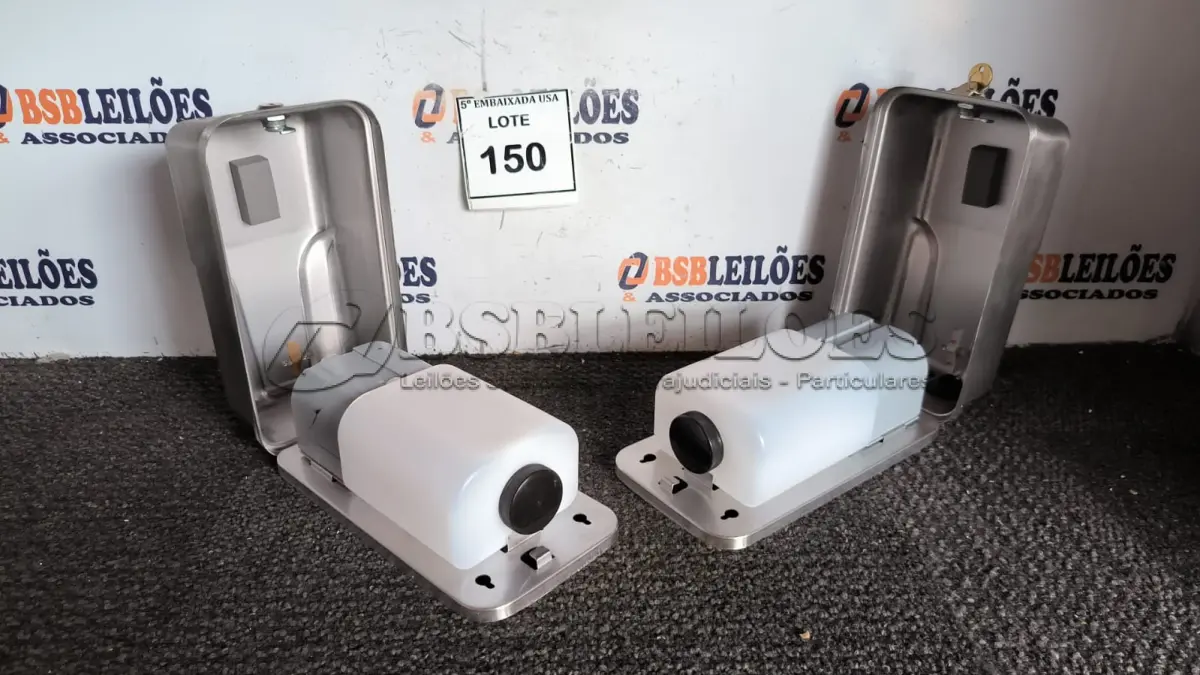 LOTE 150 - 02 DISPENSERS DE 01 SABÃO E 01 PAPEL (SOAP AND PAPER DISPENSERS). (NO ESTADO EM QUE SE ENCONTRA. SUJEITO A AVARIAS OCULTAS/VISÍVEIS.)
