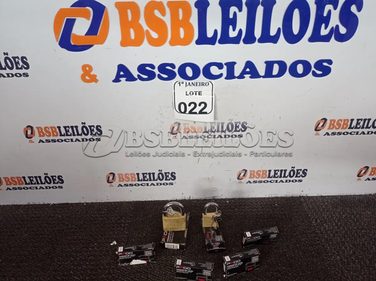 LOTE 022 - 06 CADEADOS TAMANHOS DIVERSOS MARCA PADO (NOVO). (NO ESTADO) ATENÇÃO! FAZER A VISITAÇÃO ANTES DE ARREMATAR, NÃO SABEMOS SE FUNCIONA. LEILÃO NÃO TEM GARANTIA E NEM DEVOLUÇÃO, SUJEITO A POSSÍVEIS AVARIAS VISÍVEIS/OCULTAS E/OU AUSÊNCIA DE COMPONENTES.