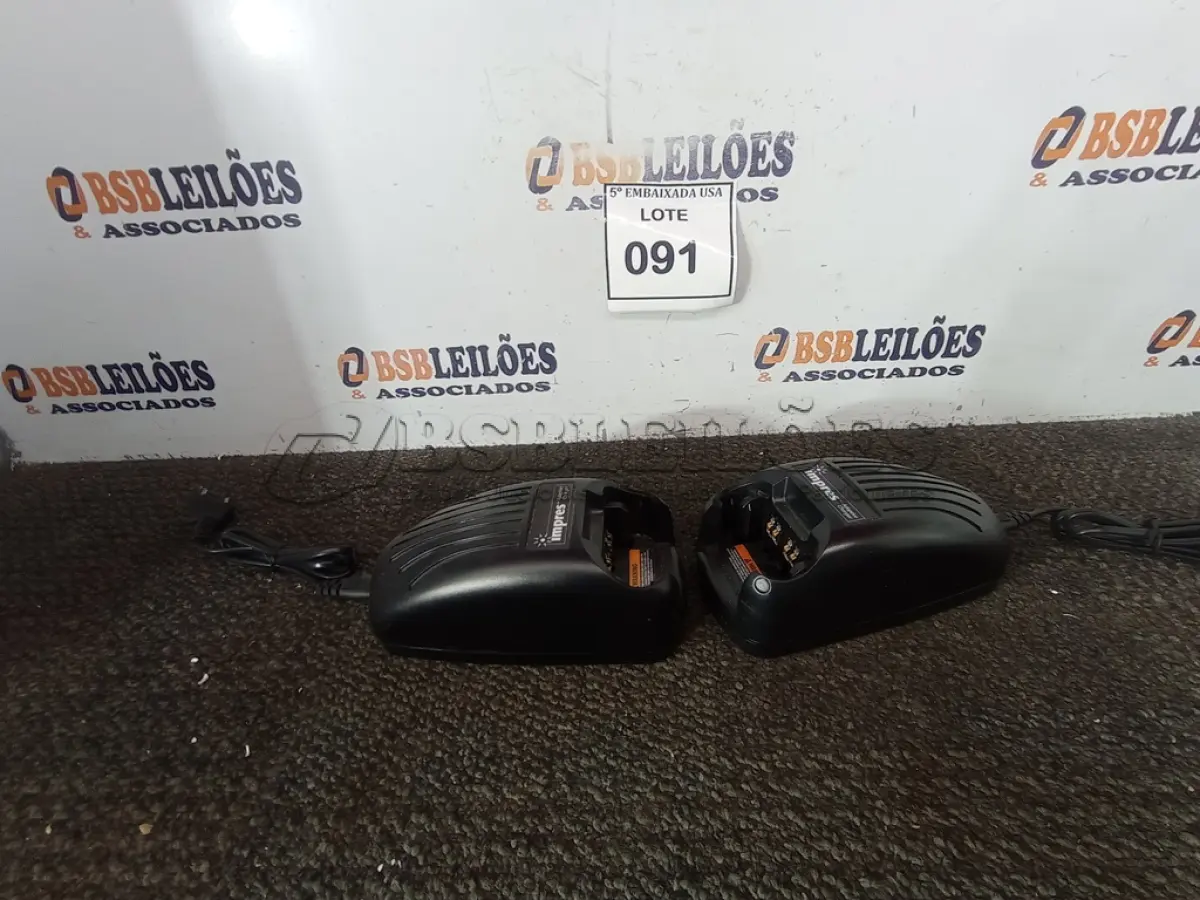 LOTE 091 - 02 CARREGADORES IMPRES. (CHARGERS). (NO ESTADO EM QUE SE ENCONTRA. SUJEITO A AVARIAS OCULTAS/VISÍVEIS.)