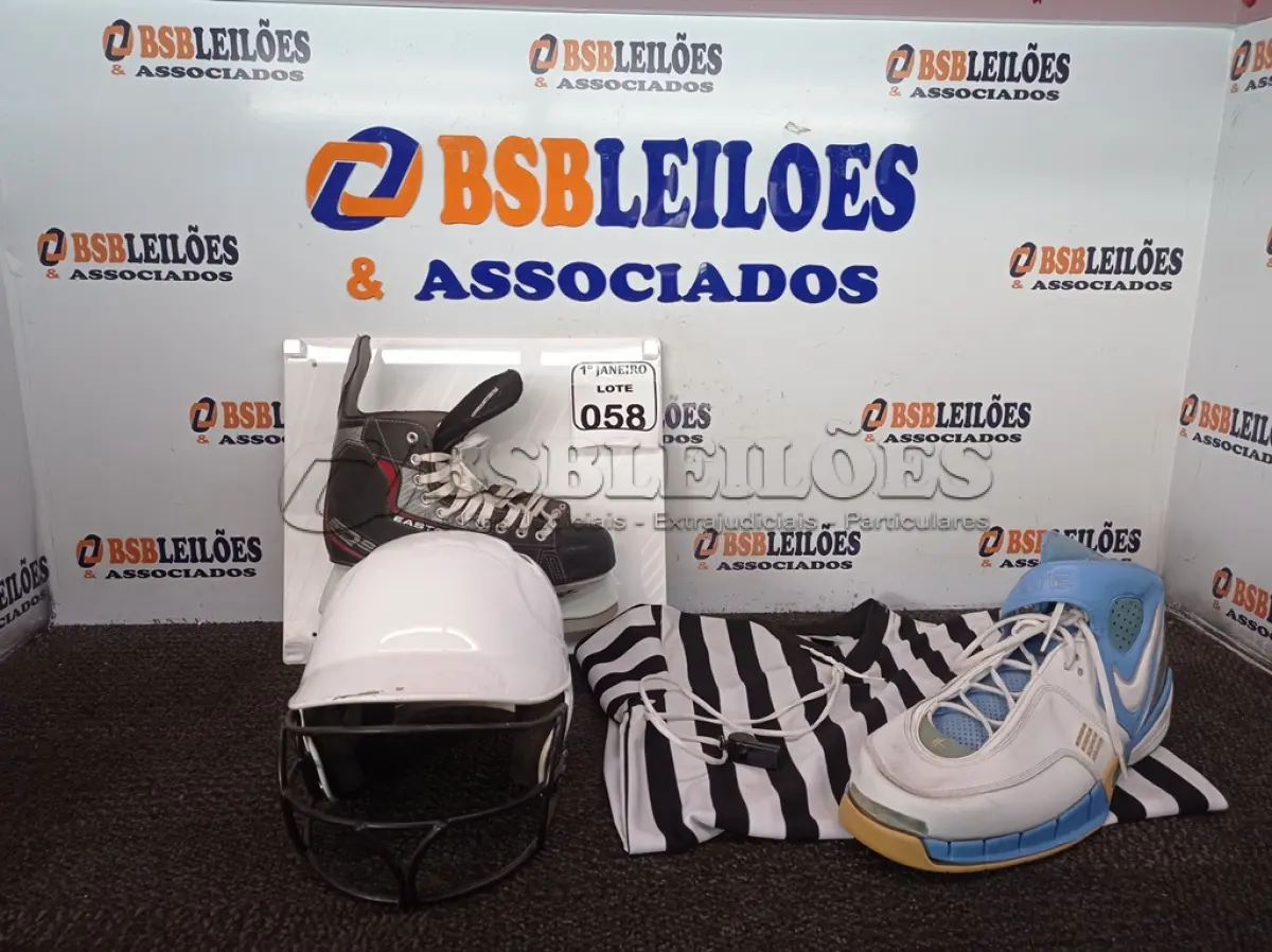 LOTE 058 - 01 LOTE C/ ITENS DE HOCKEY E BASQUETE. (NO ESTADO) ATENÇÃO! FAZER A VISITAÇÃO ANTES DE ARREMATAR, NÃO SABEMOS SE FUNCIONA. LEILÃO NÃO TEM GARANTIA E NEM DEVOLUÇÃO, SUJEITO A POSSÍVEIS AVARIAS VISÍVEIS/OCULTAS E/OU AUSÊNCIA DE COMPONENTES.