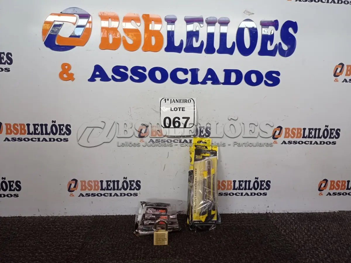 LOTE 067 - 03 CADEADOS MARCA PADO MODELOS DIVERSOS E VÁRIOS ESTILETES MARCA FERTAK TOOLS MODELOS DIVERSOS (NOVO). (NO ESTADO) ATENÇÃO! FAZER A VISITAÇÃO ANTES DE ARREMATAR, NÃO SABEMOS SE FUNCIONA. LEILÃO NÃO TEM GARANTIA E NEM DEVOLUÇÃO, SUJEITO A POSSÍVEIS AVARIAS VISÍVEIS/OCULTAS E/OU AUSÊNCIA DE COMPONENTES.