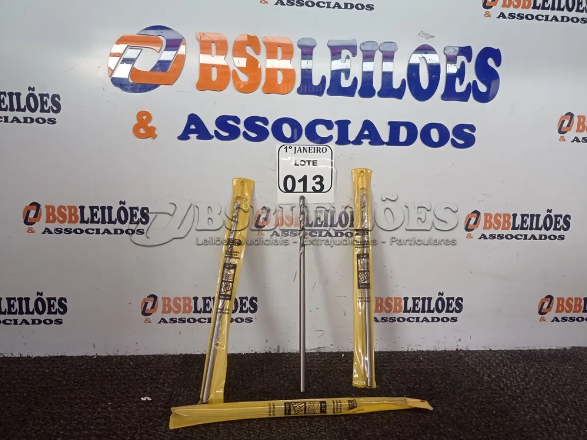 LOTE 013 - 03 BROCAS MOURÃO 3/8 X 320MM” MARCA FERTAK TOOLS (NOVO) (NO ESTADO) ATENÇÃO! FAZER A VISITAÇÃO ANTES DE ARREMATAR, NÃO SABEMOS SE FUNCIONA. LEILÃO NÃO TEM GARANTIA E NEM DEVOLUÇÃO, SUJEITO A POSSÍVEIS AVARIAS VISÍVEIS/OCULTAS E/OU AUSÊNCIA DE COMPONENTES.