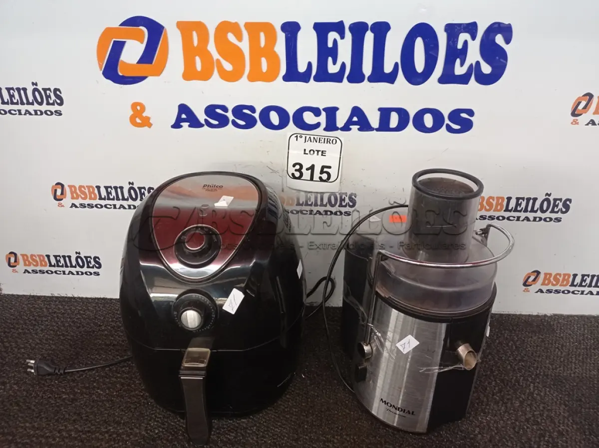 LOTE 315 - 01 AIR FRYER MARCA PHILIPS E 0101 CENTRIFUGA DE FRUTAS MARCA MONDIAL. (NO ESTADO) ATENÇÃO! FAZER A VISITAÇÃO ANTES DE ARREMATAR, NÃO SABEMOS SE FUNCIONA. LEILÃO NÃO TEM GARANTIA E NEM DEVOLUÇÃO, SUJEITO A POSSÍVEIS AVARIAS VISÍVEIS/OCULTAS E/OU AUSÊNCIA DE COMPONENTES.