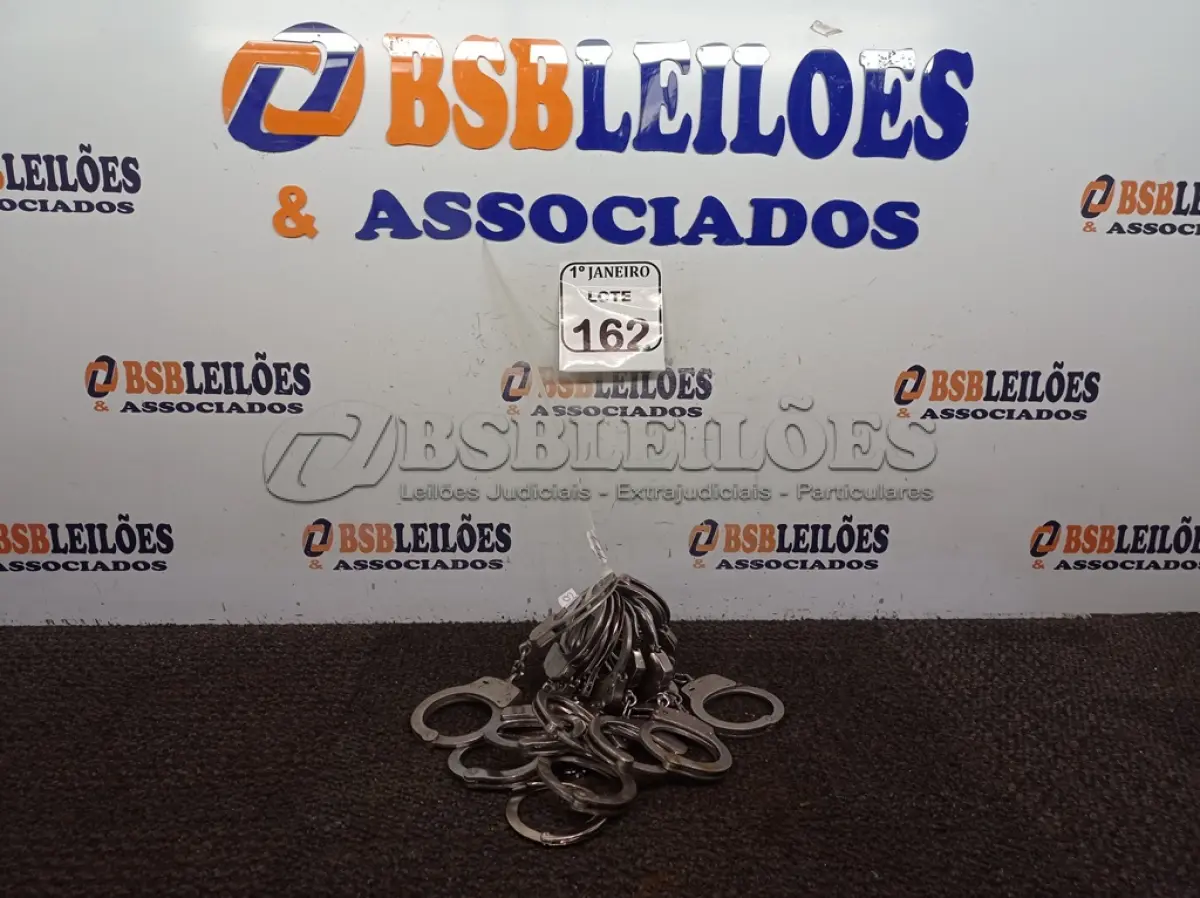 LOTE 162 - 10 ALGEMAS DE FERRO. (NO ESTADO) ATENÇÃO! FAZER A VISITAÇÃO ANTES DE ARREMATAR, NÃO SABEMOS SE FUNCIONA. LEILÃO NÃO TEM GARANTIA E NEM DEVOLUÇÃO, SUJEITO A POSSÍVEIS AVARIAS VISÍVEIS/OCULTAS E/OU AUSÊNCIA DE COMPONENTES.