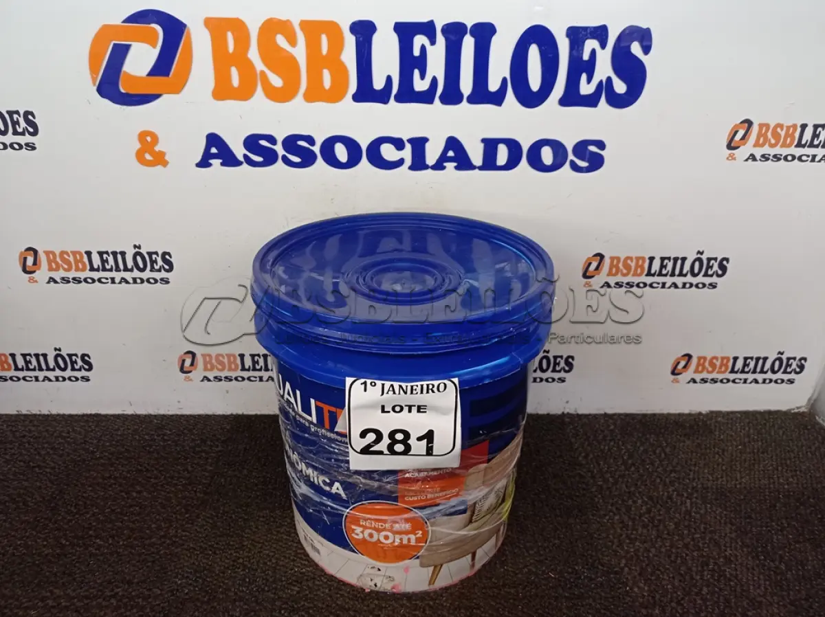 LOTE 281 - 01 GALÃO DE TINTA PARA INTERIOR QUALITEX 18L RENDE ATÉ 300M. (NO ESTADO) ATENÇÃO! FAZER A VISITAÇÃO ANTES DE ARREMATAR, NÃO SABEMOS SE FUNCIONA. LEILÃO NÃO TEM GARANTIA E NEM DEVOLUÇÃO, SUJEITO A POSSÍVEIS AVARIAS VISÍVEIS/OCULTAS E/OU AUSÊNCIA DE COMPONENTES.