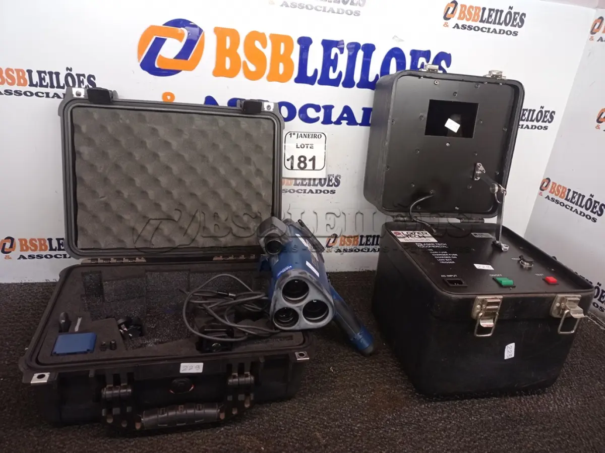 LOTE 181 - 01 APARELHO DE RADAR MÓVEL MARCA LASER TECH.  (NO ESTADO) ATENÇÃO! FAZER A VISITAÇÃO ANTES DE ARREMATAR, NÃO SABEMOS SE FUNCIONA. LEILÃO NÃO TEM GARANTIA E NEM DEVOLUÇÃO, SUJEITO A POSSÍVEIS AVARIAS VISÍVEIS/OCULTAS E/OU AUSÊNCIA DE COMPONENTES.