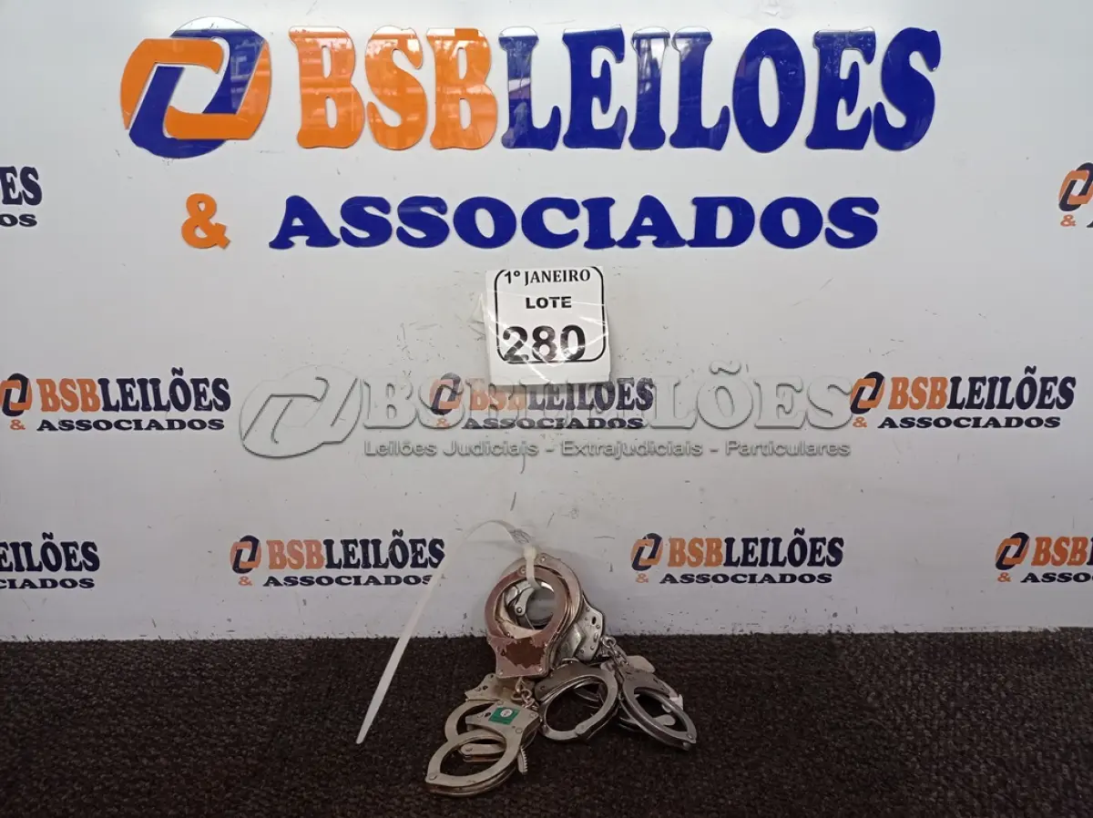 LOTE 280 - 06 ALGEMAS DE FERRO. (NO ESTADO) ATENÇÃO! FAZER A VISITAÇÃO ANTES DE ARREMATAR, NÃO SABEMOS SE FUNCIONA. LEILÃO NÃO TEM GARANTIA E NEM DEVOLUÇÃO, SUJEITO A POSSÍVEIS AVARIAS VISÍVEIS/OCULTAS E/OU AUSÊNCIA DE COMPONENTES.