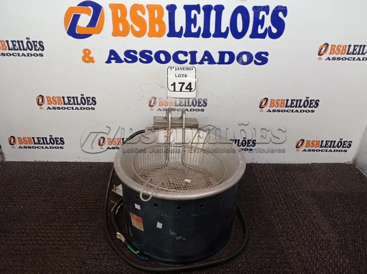 LOTE 174 - 01 FRITADEIRA ELÉTRICA EM INOX MARCA VENÂNCIO. (NO ESTADO) ATENÇÃO! FAZER A VISITAÇÃO ANTES DE ARREMATAR, NÃO SABEMOS SE FUNCIONA. LEILÃO NÃO TEM GARANTIA E NEM DEVOLUÇÃO, SUJEITO A POSSÍVEIS AVARIAS VISÍVEIS/OCULTAS E/OU AUSÊNCIA DE COMPONENTES.