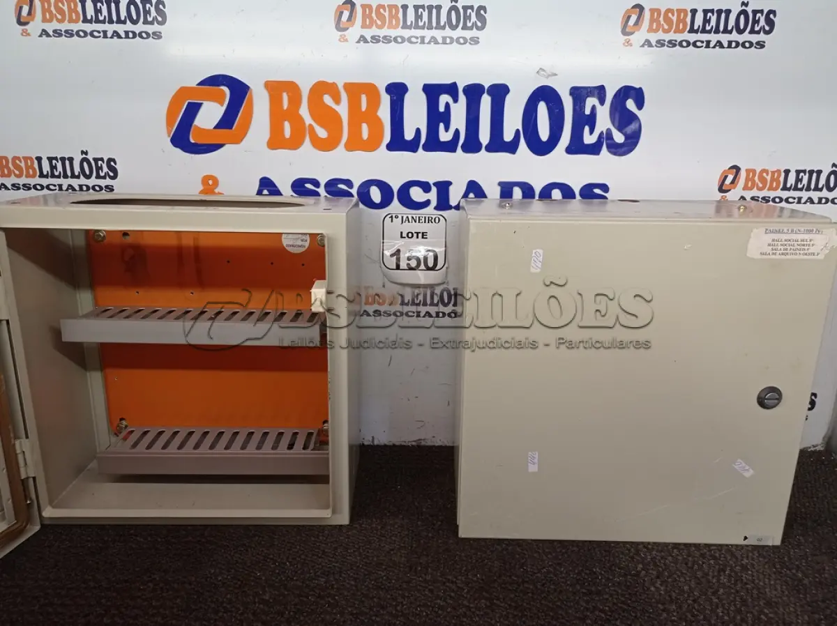 LOTE 150 - 02 QUADROS ELÉTRICOS EM AÇO. (NO ESTADO) ATENÇÃO! FAZER A VISITAÇÃO ANTES DE ARREMATAR, NÃO SABEMOS SE FUNCIONA. LEILÃO NÃO TEM GARANTIA E NEM DEVOLUÇÃO, SUJEITO A POSSÍVEIS AVARIAS VISÍVEIS/OCULTAS E/OU AUSÊNCIA DE COMPONENTES.