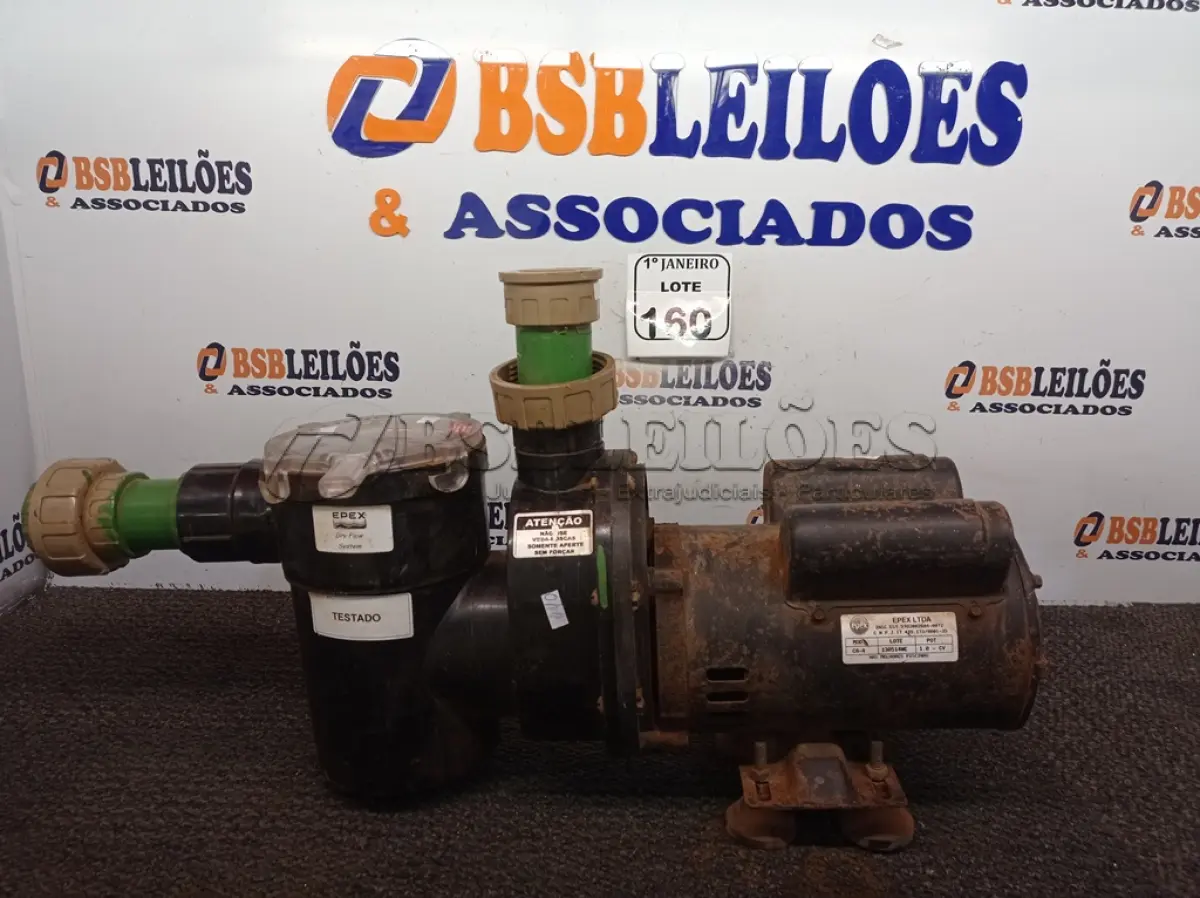 LOTE 160 - 01 MOTOR DE INDUÇÃO MONOFÁSICO COM PRÉ FILTRO E TERMÓSTATO MARCA VOGES. (NO ESTADO) ATENÇÃO! FAZER A VISITAÇÃO ANTES DE ARREMATAR, NÃO SABEMOS SE FUNCIONA. LEILÃO NÃO TEM GARANTIA E NEM DEVOLUÇÃO, SUJEITO A POSSÍVEIS AVARIAS VISÍVEIS/OCULTAS E/OU AUSÊNCIA DE COMPONENTES.