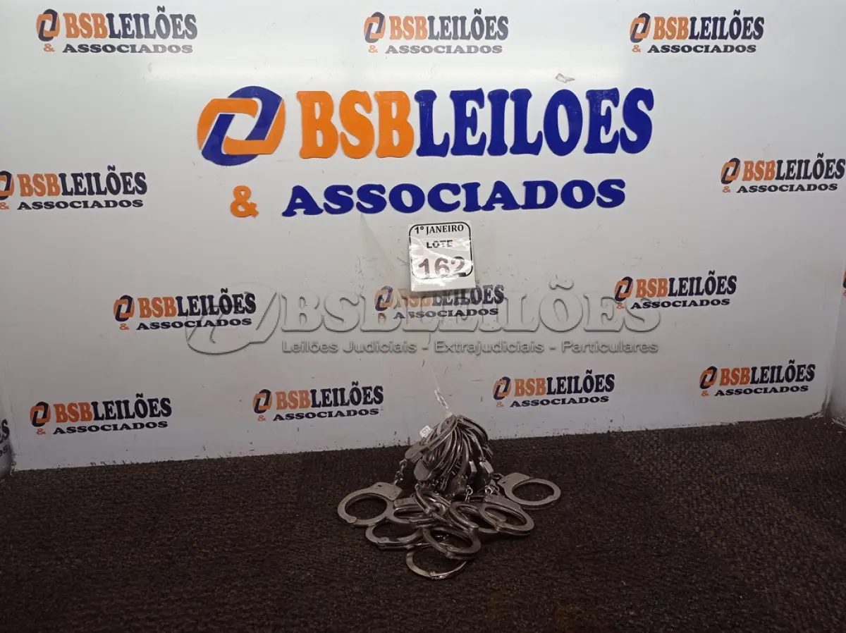 LOTE 162 - 10 ALGEMAS DE FERRO. (NO ESTADO) ATENÇÃO! FAZER A VISITAÇÃO ANTES DE ARREMATAR, NÃO SABEMOS SE FUNCIONA. LEILÃO NÃO TEM GARANTIA E NEM DEVOLUÇÃO, SUJEITO A POSSÍVEIS AVARIAS VISÍVEIS/OCULTAS E/OU AUSÊNCIA DE COMPONENTES.