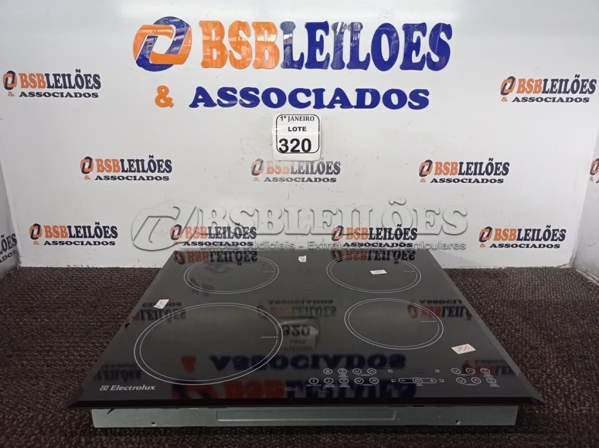 LOTE 320 - 01 FOGÃO DE INDUÇÃO 04 BOCAS MARCA ELECTROLUX. (NO ESTADO) ATENÇÃO! FAZER A VISITAÇÃO ANTES DE ARREMATAR, NÃO SABEMOS SE FUNCIONA. LEILÃO NÃO TEM GARANTIA E NEM DEVOLUÇÃO, SUJEITO A POSSÍVEIS AVARIAS VISÍVEIS/OCULTAS E/OU AUSÊNCIA DE COMPONENTES.