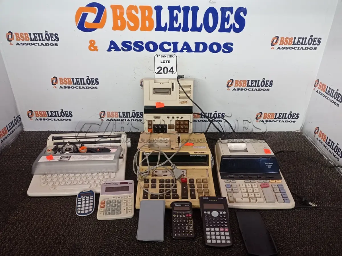 LOTE 204 - 08 CALCULADORAS MARCAS E MODELOS DIVERSOS. (NO ESTADO) ATENÇÃO! FAZER A VISITAÇÃO ANTES DE ARREMATAR, NÃO SABEMOS SE FUNCIONA. LEILÃO NÃO TEM GARANTIA E NEM DEVOLUÇÃO, SUJEITO A POSSÍVEIS AVARIAS VISÍVEIS/OCULTAS E/OU AUSÊNCIA DE COMPONENTES.