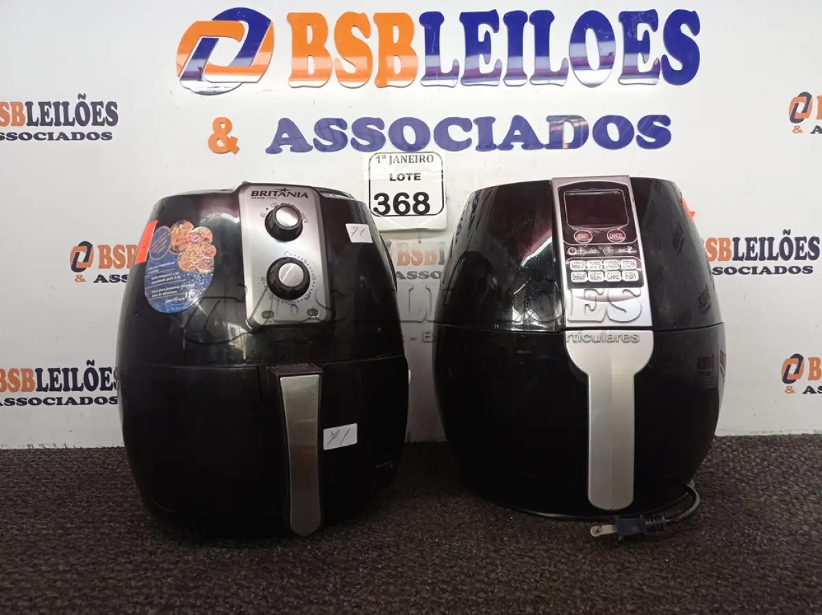 LOTE 368 - 02 AIR FRYES MARCAS BRITÂNIA E BCP. (NO ESTADO) ATENÇÃO! FAZER A VISITAÇÃO ANTES DE ARREMATAR, NÃO SABEMOS SE FUNCIONA. LEILÃO NÃO TEM GARANTIA E NEM DEVOLUÇÃO, SUJEITO A POSSÍVEIS AVARIAS VISÍVEIS/OCULTAS E/OU AUSÊNCIA DE COMPONENTES.
