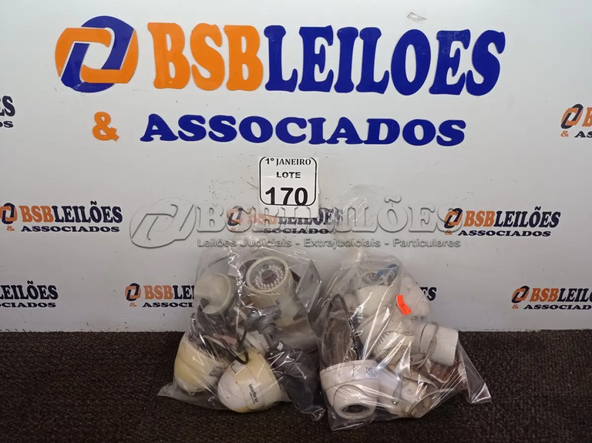 LOTE 170 - 01 LOTE C/VÁRIAS CÂMERAS DE SEGURANÇA MARCAS E MODELOS DIVERSOS. (NO ESTADO) ATENÇÃO! FAZER A VISITAÇÃO ANTES DE ARREMATAR, NÃO SABEMOS SE FUNCIONA. LEILÃO NÃO TEM GARANTIA E NEM DEVOLUÇÃO, SUJEITO A POSSÍVEIS AVARIAS VISÍVEIS/OCULTAS E/OU AUSÊNCIA DE COMPONENTES.