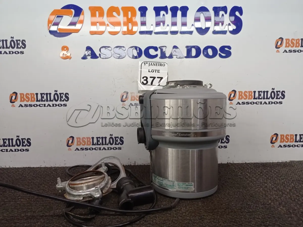 LOTE 377 - 01 TRITURADOR DE RESÍDUOS EM INOX MARCA IN SINK ERATOR. (NO ESTADO) ATENÇÃO! FAZER A VISITAÇÃO ANTES DE ARREMATAR, NÃO SABEMOS SE FUNCIONA. LEILÃO NÃO TEM GARANTIA E NEM DEVOLUÇÃO, SUJEITO A POSSÍVEIS AVARIAS VISÍVEIS/OCULTAS E/OU AUSÊNCIA DE COMPONENTES.