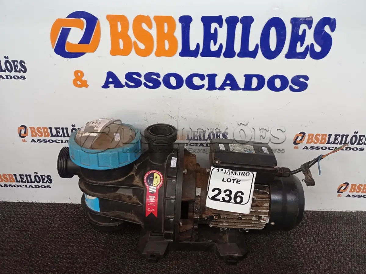 LOTE 236 - 01 MOTOBOMBA CENTRIFUGA MARCA SODRAMAR. (NO ESTADO) ATENÇÃO! FAZER A VISITAÇÃO ANTES DE ARREMATAR, NÃO SABEMOS SE FUNCIONA. LEILÃO NÃO TEM GARANTIA E NEM DEVOLUÇÃO, SUJEITO A POSSÍVEIS AVARIAS VISÍVEIS/OCULTAS E/OU AUSÊNCIA DE COMPONENTES.