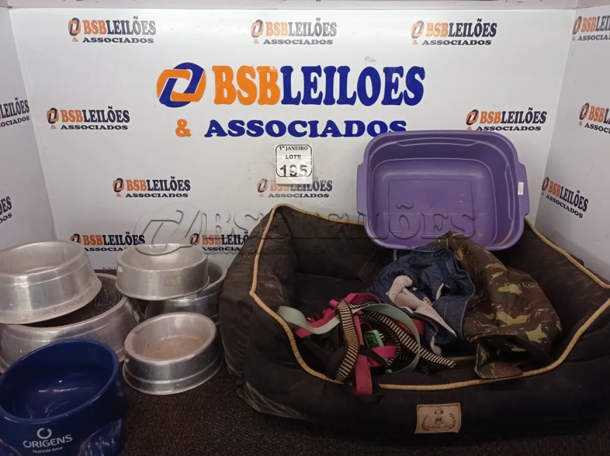LOTE 195 - 01 LOTE C/DIVERSOS MATERIAIS P/PET. (NO ESTADO) ATENÇÃO! FAZER A VISITAÇÃO ANTES DE ARREMATAR, NÃO SABEMOS SE FUNCIONA. LEILÃO NÃO TEM GARANTIA E NEM DEVOLUÇÃO, SUJEITO A POSSÍVEIS AVARIAS VISÍVEIS/OCULTAS E/OU AUSÊNCIA DE COMPONENTES.
