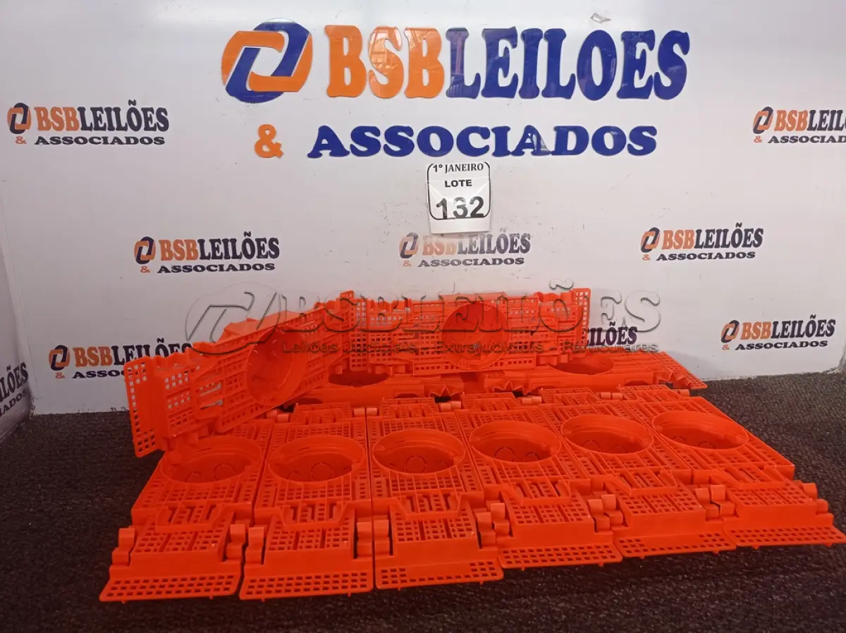 LOTE 132 - 10 PEÇAS DE CAIXA DE LUZ OCTOGONAL COM SUPORTE PARA LAJOTA. (NOVO) (NO ESTADO) ATENÇÃO! FAZER A VISITAÇÃO ANTES DE ARREMATAR, NÃO SABEMOS SE FUNCIONA. LEILÃO NÃO TEM GARANTIA E NEM DEVOLUÇÃO, SUJEITO A POSSÍVEIS AVARIAS VISÍVEIS/OCULTAS E/OU AUSÊNCIA DE COMPONENTES.