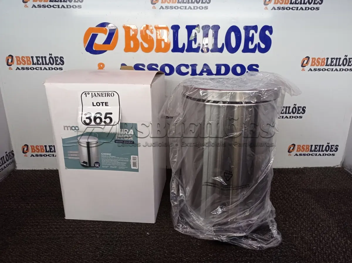 LOTE 365 - 01 LIXEIRA EM INOX 12L C/PEDAL MARCA MOOD. (NO ESTADO) ATENÇÃO! FAZER A VISITAÇÃO ANTES DE ARREMATAR, NÃO SABEMOS SE FUNCIONA. LEILÃO NÃO TEM GARANTIA E NEM DEVOLUÇÃO, SUJEITO A POSSÍVEIS AVARIAS VISÍVEIS/OCULTAS E/OU AUSÊNCIA DE COMPONENTES.