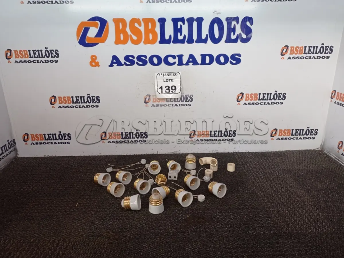 LOTE 139 - 02 FECHADURAS MARCA PADO CONCEPT. (NOVO) (NO ESTADO) ATENÇÃO! FAZER A VISITAÇÃO ANTES DE ARREMATAR, NÃO SABEMOS SE FUNCIONA. LEILÃO NÃO TEM GARANTIA E NEM DEVOLUÇÃO, SUJEITO A POSSÍVEIS AVARIAS VISÍVEIS/OCULTAS E/OU AUSÊNCIA DE COMPONENTES.