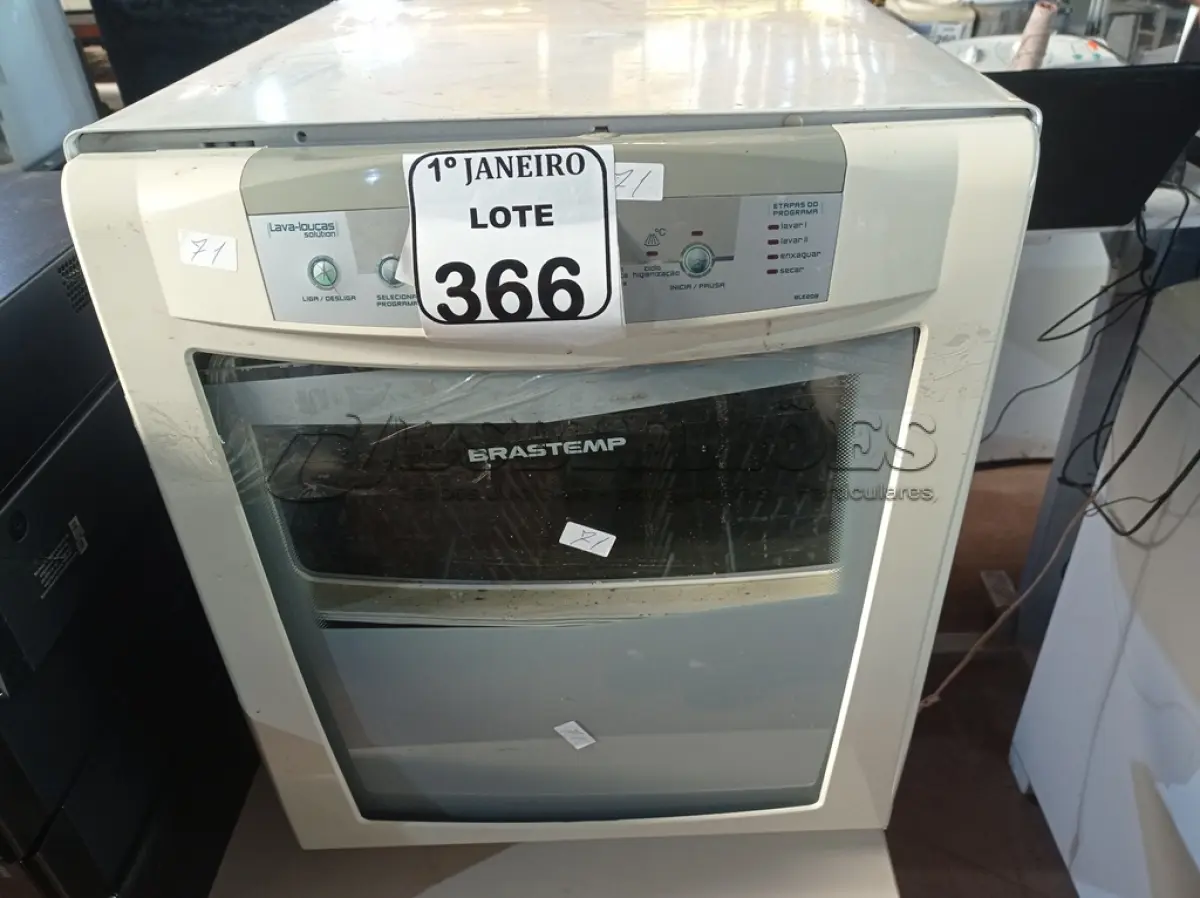 LOTE 366 - 01 LAVA LOUÇAS MARCA BRASTEMP. (NO ESTADO) ATENÇÃO! FAZER A VISITAÇÃO ANTES DE ARREMATAR, NÃO SABEMOS SE FUNCIONA. LEILÃO NÃO TEM GARANTIA E NEM DEVOLUÇÃO, SUJEITO A POSSÍVEIS AVARIAS VISÍVEIS/OCULTAS E/OU AUSÊNCIA DE COMPONENTES.