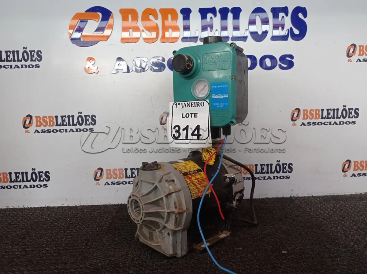 LOTE 314 - 01 BOMBA DE PRESSURIZAÇÃO DE ÁGUA COM PRESSOSTATO 220V. (NO ESTADO) ATENÇÃO! FAZER A VISITAÇÃO ANTES DE ARREMATAR, NÃO SABEMOS SE FUNCIONA. LEILÃO NÃO TEM GARANTIA E NEM DEVOLUÇÃO, SUJEITO A POSSÍVEIS AVARIAS VISÍVEIS/OCULTAS E/OU AUSÊNCIA DE COMPONENTES.