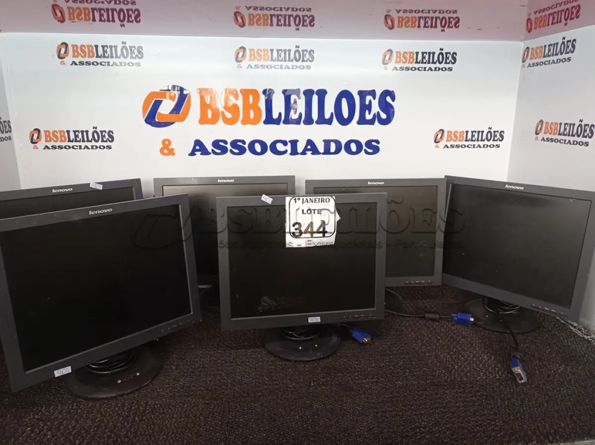 LOTE 344 - 06 MONITORES LCD MARCAS E MODELOS DIVERSOS. (NO ESTADO) ATENÇÃO! FAZER A VISITAÇÃO ANTES DE ARREMATAR, NÃO SABEMOS SE FUNCIONA. LEILÃO NÃO TEM GARANTIA E NEM DEVOLUÇÃO, SUJEITO A POSSÍVEIS AVARIAS VISÍVEIS/OCULTAS E/OU AUSÊNCIA DE COMPONENTES.