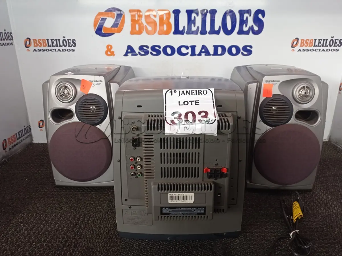 LOTE 303 - 01 APARELHO DE SOM MARCA GRADIENTE. (NO ESTADO) ATENÇÃO! FAZER A VISITAÇÃO ANTES DE ARREMATAR, NÃO SABEMOS SE FUNCIONA. LEILÃO NÃO TEM GARANTIA E NEM DEVOLUÇÃO, SUJEITO A POSSÍVEIS AVARIAS VISÍVEIS/OCULTAS E/OU AUSÊNCIA DE COMPONENTES.