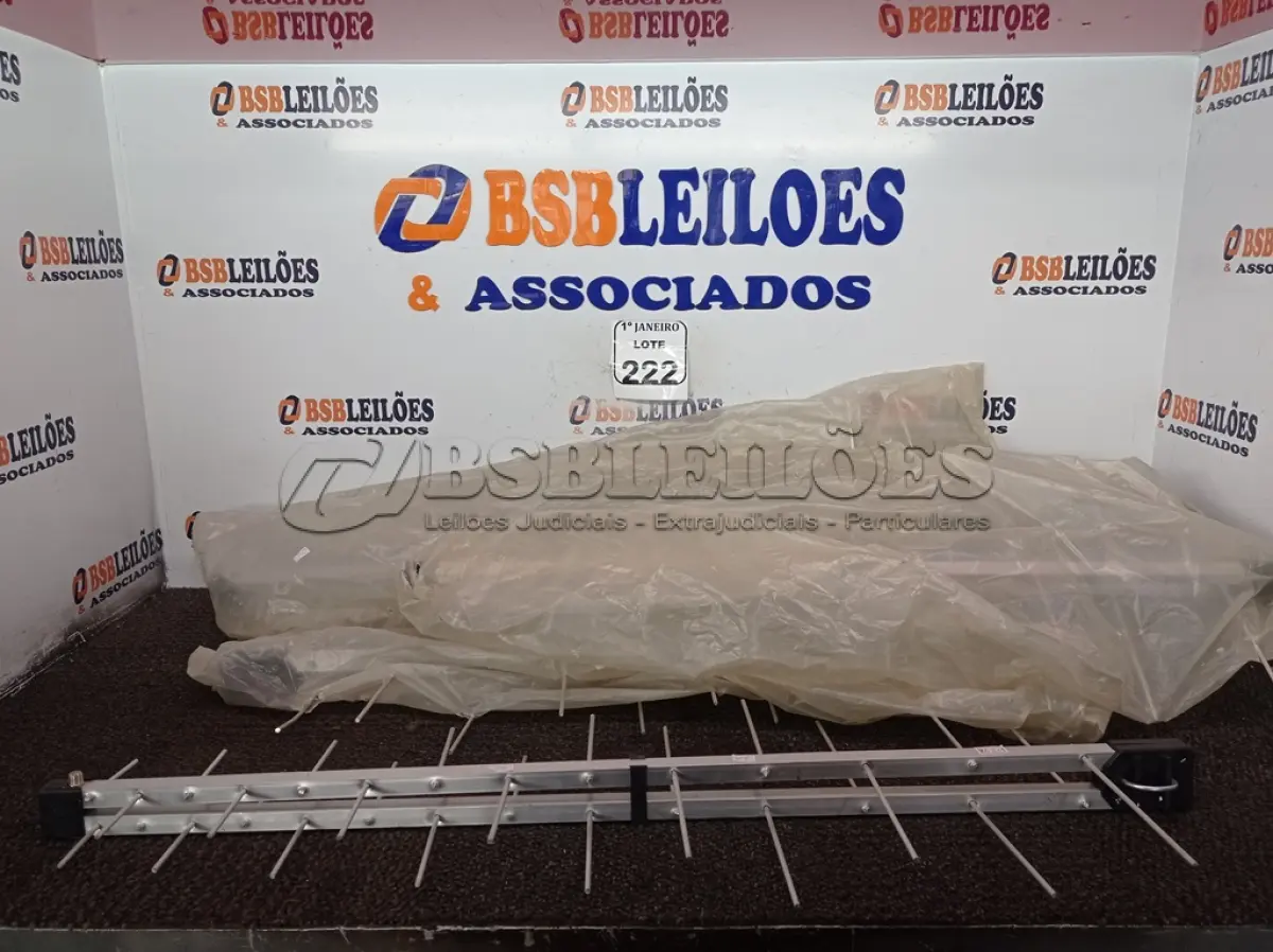 LOTE 222 - 04 ANTENAS. (NOVAS) (NO ESTADO) ATENÇÃO! FAZER A VISITAÇÃO ANTES DE ARREMATAR, NÃO SABEMOS SE FUNCIONA. LEILÃO NÃO TEM GARANTIA E NEM DEVOLUÇÃO, SUJEITO A POSSÍVEIS AVARIAS VISÍVEIS/OCULTAS E/OU AUSÊNCIA DE COMPONENTES.
