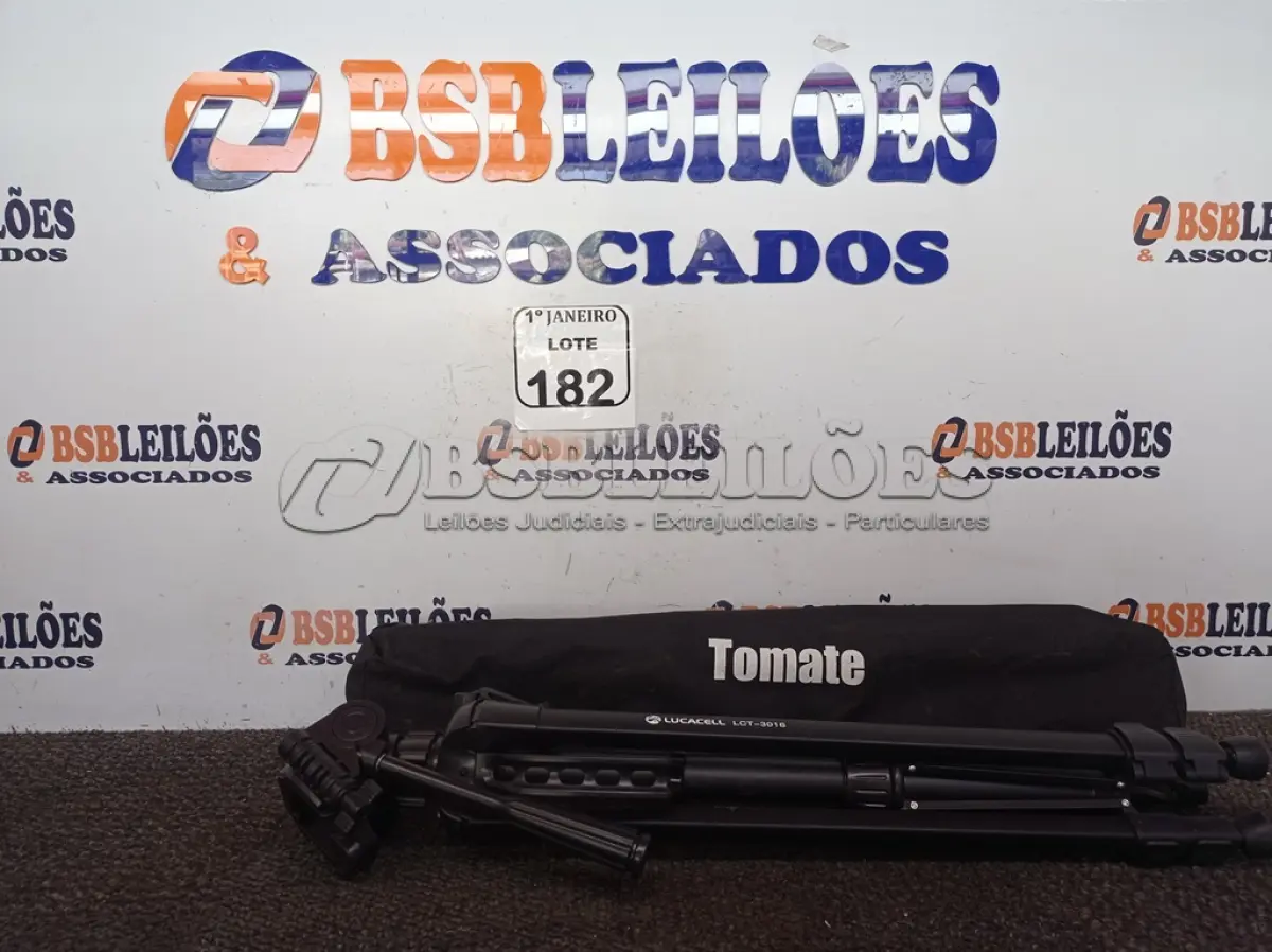 LOTE 182 - 01 TRIPÉ P/CÂMERA FOTOGRÁFICA MARCA TOMATE MODELO MTG-3016. (NO ESTADO) ATENÇÃO! FAZER A VISITAÇÃO ANTES DE ARREMATAR, NÃO SABEMOS SE FUNCIONA. LEILÃO NÃO TEM GARANTIA E NEM DEVOLUÇÃO, SUJEITO A POSSÍVEIS AVARIAS VISÍVEIS/OCULTAS E/OU AUSÊNCIA DE COMPONENTES.