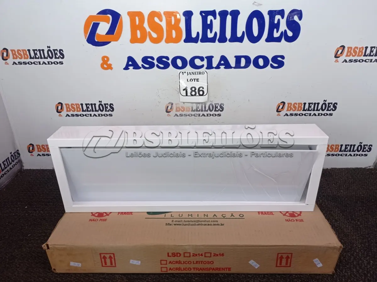 LOTE 186 - 04 LUMINÁRIAS DE EMBUTIR MARCA LUMILUZ. (NO ESTADO) ATENÇÃO! FAZER A VISITAÇÃO ANTES DE ARREMATAR, NÃO SABEMOS SE FUNCIONA. LEILÃO NÃO TEM GARANTIA E NEM DEVOLUÇÃO, SUJEITO A POSSÍVEIS AVARIAS VISÍVEIS/OCULTAS E/OU AUSÊNCIA DE COMPONENTES.