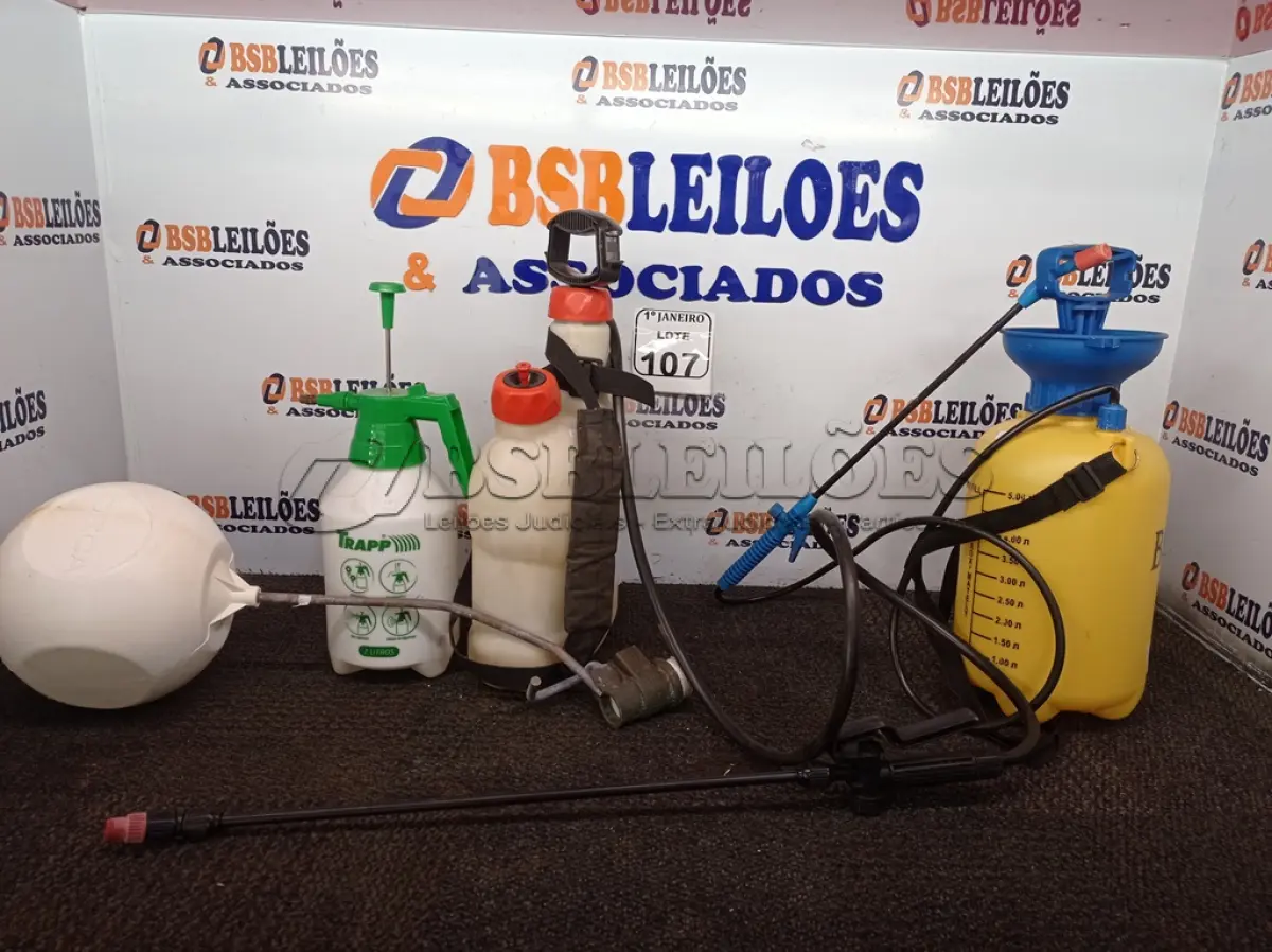 LOTE 107 - 02 BOMBAS DE BATER VENENO, 01 PULVERIZADOR MARCA TRAP E 01 BOIA PARA CAIXA D’ÁGUA MARCA DECA DE 1 E ¼. (NO ESTADO) ATENÇÃO! FAZER A VISITAÇÃO ANTES DE ARREMATAR, NÃO SABEMOS SE FUNCIONA. LEILÃO NÃO TEM GARANTIA E NEM DEVOLUÇÃO, SUJEITO A POSSÍVEIS AVARIAS VISÍVEIS/OCULTAS E/OU AUSÊNCIA DE COMPONENTES.