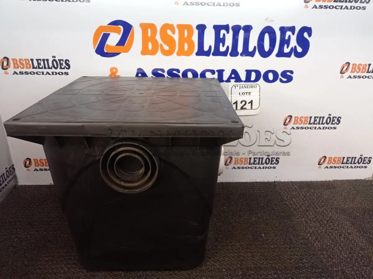 LOTE 121 - 01 CAIXA COLETORA DE GORDURA PASSAGEM DE ESGOTO. (NO ESTADO) ATENÇÃO! FAZER A VISITAÇÃO ANTES DE ARREMATAR, NÃO SABEMOS SE FUNCIONA. LEILÃO NÃO TEM GARANTIA E NEM DEVOLUÇÃO, SUJEITO A POSSÍVEIS AVARIAS VISÍVEIS/OCULTAS E/OU AUSÊNCIA DE COMPONENTES.