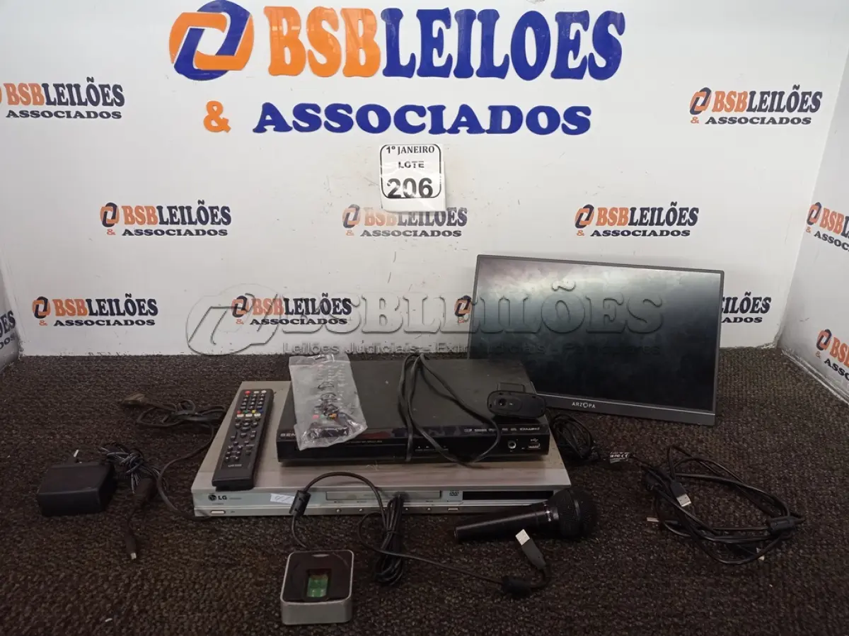 LOTE 206 - 01 MONITOR PORTÁTIL MARCA ARZOPA, 01 LEITOR BIOMÉTRICO E 01 MICROFONE. (NO ESTADO) ATENÇÃO! FAZER A VISITAÇÃO ANTES DE ARREMATAR, NÃO SABEMOS SE FUNCIONA. LEILÃO NÃO TEM GARANTIA E NEM DEVOLUÇÃO, SUJEITO A POSSÍVEIS AVARIAS VISÍVEIS/OCULTAS E/OU AUSÊNCIA DE COMPONENTES.