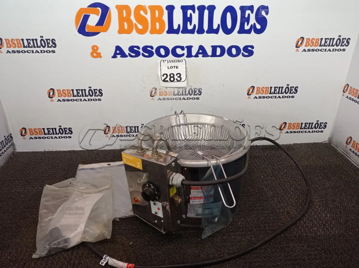 LOTE 283 - 01 FRITADEIRA ELÉTRICA EM INOX MARCA VENÂNCIO. (NO ESTADO) ATENÇÃO! FAZER A VISITAÇÃO ANTES DE ARREMATAR, NÃO SABEMOS SE FUNCIONA. LEILÃO NÃO TEM GARANTIA E NEM DEVOLUÇÃO, SUJEITO A POSSÍVEIS AVARIAS VISÍVEIS/OCULTAS E/OU AUSÊNCIA DE COMPONENTES.