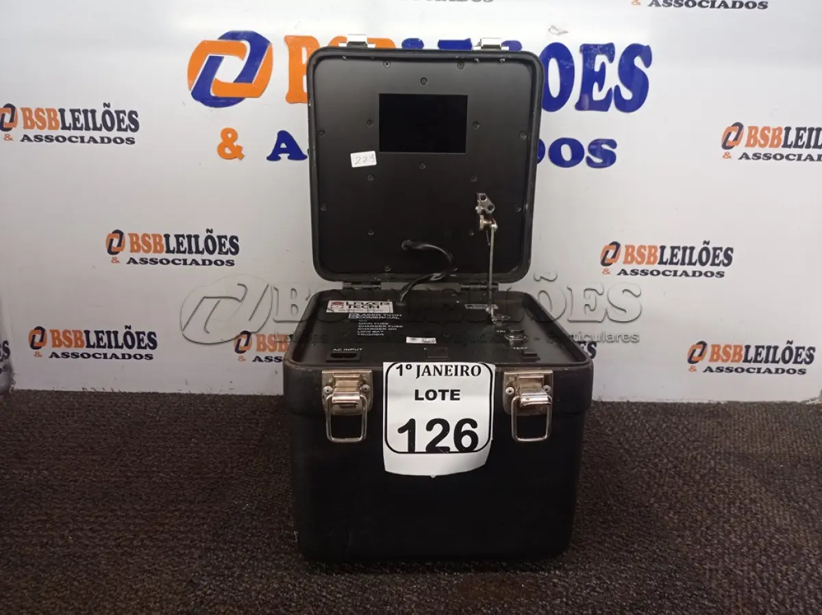 LOTE 126 - 01 APARELHO DE RADAR MÓVEL MARCA LASER  TECH.  (NO ESTADO) ATENÇÃO! FAZER A VISITAÇÃO ANTES DE ARREMATAR, NÃO SABEMOS SE FUNCIONA. LEILÃO NÃO TEM GARANTIA E NEM DEVOLUÇÃO, SUJEITO A POSSÍVEIS AVARIAS VISÍVEIS/OCULTAS E/OU AUSÊNCIA DE COMPONENTES.