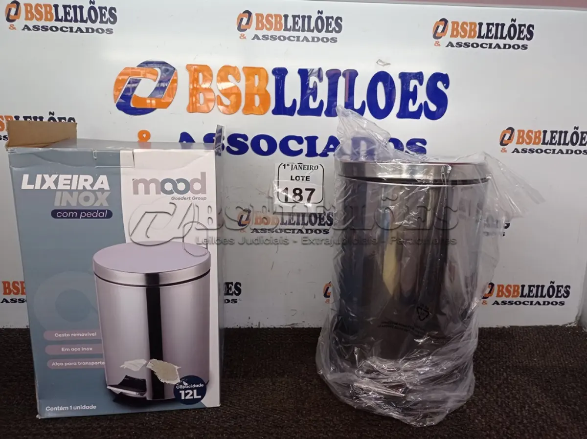 LOTE 187 - 01 LIXEIRA EM INOX 12L C/PEDAL MARCA MOOD. (NO ESTADO) ATENÇÃO! FAZER A VISITAÇÃO ANTES DE ARREMATAR, NÃO SABEMOS SE FUNCIONA. LEILÃO NÃO TEM GARANTIA E NEM DEVOLUÇÃO, SUJEITO A POSSÍVEIS AVARIAS VISÍVEIS/OCULTAS E/OU AUSÊNCIA DE COMPONENTES.