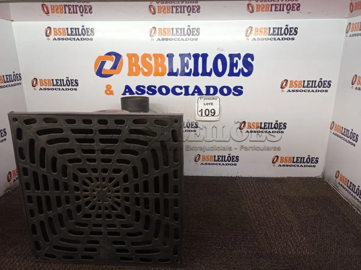 LOTE 109 - 01 CAIXA COLETORA DE ÁGUA PLUVIAL, MEDINDO 41CMX48CMX41CM MARCA METASUL. (NOVO) (NO ESTADO) ATENÇÃO! FAZER A VISITAÇÃO ANTES DE ARREMATAR, NÃO SABEMOS SE FUNCIONA. LEILÃO NÃO TEM GARANTIA E NEM DEVOLUÇÃO, SUJEITO A POSSÍVEIS AVARIAS VISÍVEIS/OCULTAS E/OU AUSÊNCIA DE COMPONENTES.