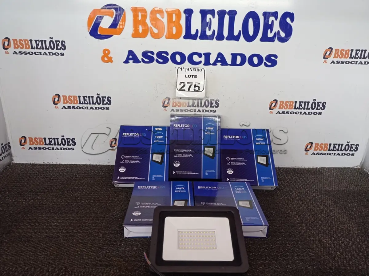 LOTE 275 - 05 REFLETORES DE LED AMBIENTE EXTERNO 100W CADA(NOVO). (NO ESTADO) ATENÇÃO! FAZER A VISITAÇÃO ANTES DE ARREMATAR, NÃO SABEMOS SE FUNCIONA. LEILÃO NÃO TEM GARANTIA E NEM DEVOLUÇÃO, SUJEITO A POSSÍVEIS AVARIAS VISÍVEIS/OCULTAS E/OU AUSÊNCIA DE COMPONENTES.