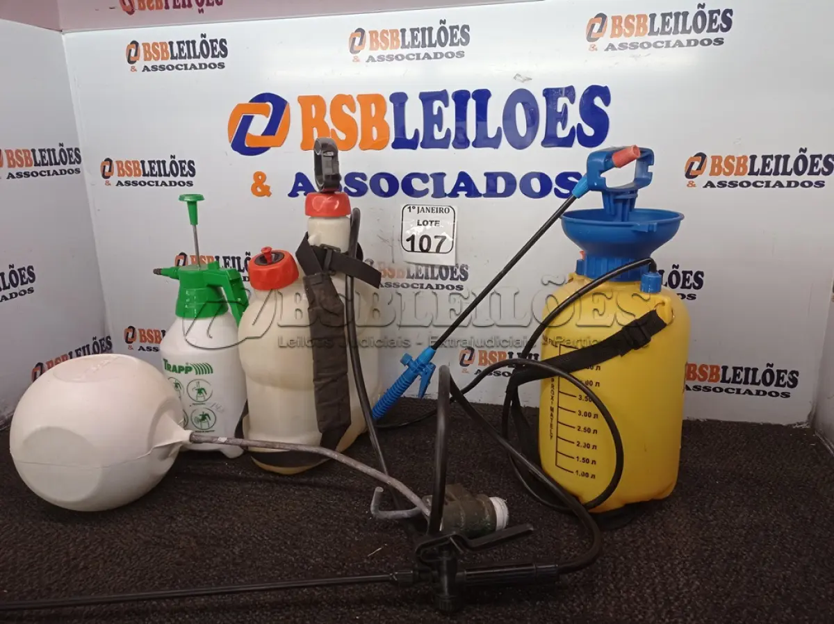 LOTE 107 - 02 BOMBAS DE BATER VENENO, 01 PULVERIZADOR MARCA TRAP E 01 BOIA PARA CAIXA D’ÁGUA MARCA DECA DE 1 E ¼. (NO ESTADO) ATENÇÃO! FAZER A VISITAÇÃO ANTES DE ARREMATAR, NÃO SABEMOS SE FUNCIONA. LEILÃO NÃO TEM GARANTIA E NEM DEVOLUÇÃO, SUJEITO A POSSÍVEIS AVARIAS VISÍVEIS/OCULTAS E/OU AUSÊNCIA DE COMPONENTES.