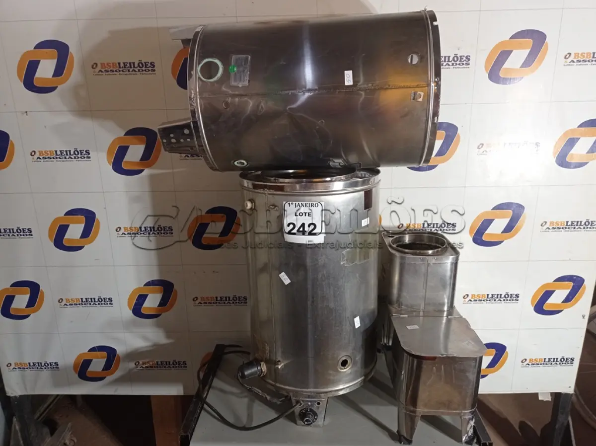 LOTE 242 - 03 CAFETEIRAS EM INOX MARCAS E MODELOS DIVERSOS P/RETIRADA DE PEÇAS. (NO ESTADO) ATENÇÃO! FAZER A VISITAÇÃO ANTES DE ARREMATAR, NÃO SABEMOS SE FUNCIONA. LEILÃO NÃO TEM GARANTIA E NEM DEVOLUÇÃO, SUJEITO A POSSÍVEIS AVARIAS VISÍVEIS/OCULTAS E/OU AUSÊNCIA DE COMPONENTES.