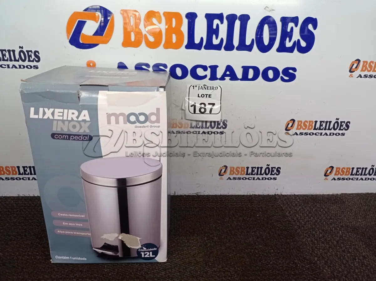 LOTE 187 - 01 LIXEIRA EM INOX 12L C/PEDAL MARCA MOOD. (NO ESTADO) ATENÇÃO! FAZER A VISITAÇÃO ANTES DE ARREMATAR, NÃO SABEMOS SE FUNCIONA. LEILÃO NÃO TEM GARANTIA E NEM DEVOLUÇÃO, SUJEITO A POSSÍVEIS AVARIAS VISÍVEIS/OCULTAS E/OU AUSÊNCIA DE COMPONENTES.