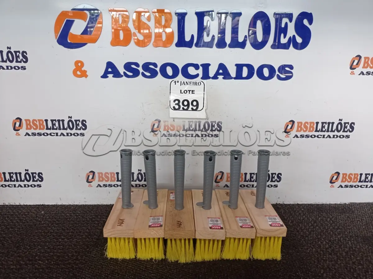 LOTE 399 - 06 BROXAS MARCA MAX(NOVO). (NO ESTADO) ATENÇÃO! FAZER A VISITAÇÃO ANTES DE ARREMATAR, NÃO SABEMOS SE FUNCIONA. LEILÃO NÃO TEM GARANTIA E NEM DEVOLUÇÃO, SUJEITO A POSSÍVEIS AVARIAS VISÍVEIS/OCULTAS E/OU AUSÊNCIA DE COMPONENTES.