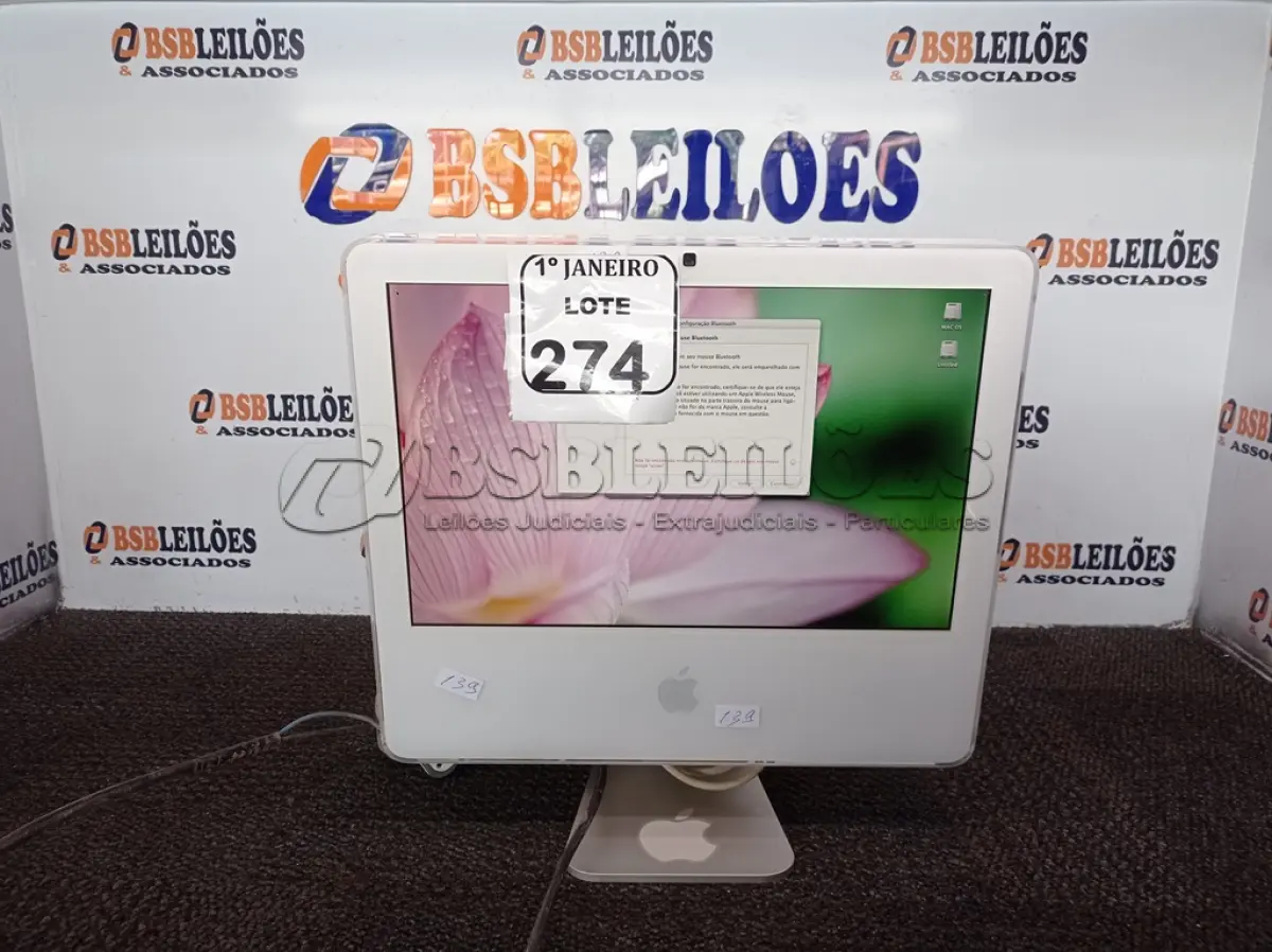 LOTE 274 - 01 IMAC C/TECLADO NA COR BRANCO. (NO ESTADO) ATENÇÃO! FAZER A VISITAÇÃO ANTES DE ARREMATAR, NÃO SABEMOS SE FUNCIONA. LEILÃO NÃO TEM GARANTIA E NEM DEVOLUÇÃO, SUJEITO A POSSÍVEIS AVARIAS VISÍVEIS/OCULTAS E/OU AUSÊNCIA DE COMPONENTES.