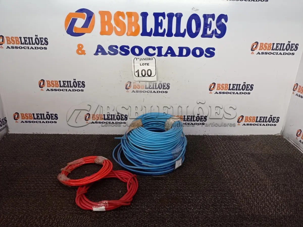LOTE 100 - 01 LOTE C/VÁRIOS ROLOS DE FIO INCOMPLETOS MODELOS DIVERSOS. (NO ESTADO) ATENÇÃO! FAZER A VISITAÇÃO ANTES DE ARREMATAR, NÃO SABEMOS SE FUNCIONA. LEILÃO NÃO TEM GARANTIA E NEM DEVOLUÇÃO, SUJEITO A POSSÍVEIS AVARIAS VISÍVEIS/OCULTAS E/OU AUSÊNCIA DE COMPONENTES.