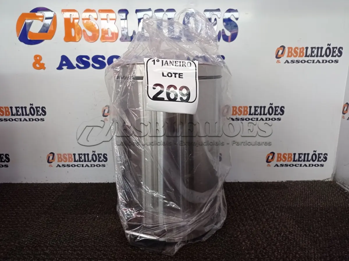 LOTE 269 - 01 LIXEIRA EM INOX 12L C/PEDAL MARCA MOOD. (NO ESTADO) ATENÇÃO! FAZER A VISITAÇÃO ANTES DE ARREMATAR, NÃO SABEMOS SE FUNCIONA. LEILÃO NÃO TEM GARANTIA E NEM DEVOLUÇÃO, SUJEITO A POSSÍVEIS AVARIAS VISÍVEIS/OCULTAS E/OU AUSÊNCIA DE COMPONENTES.